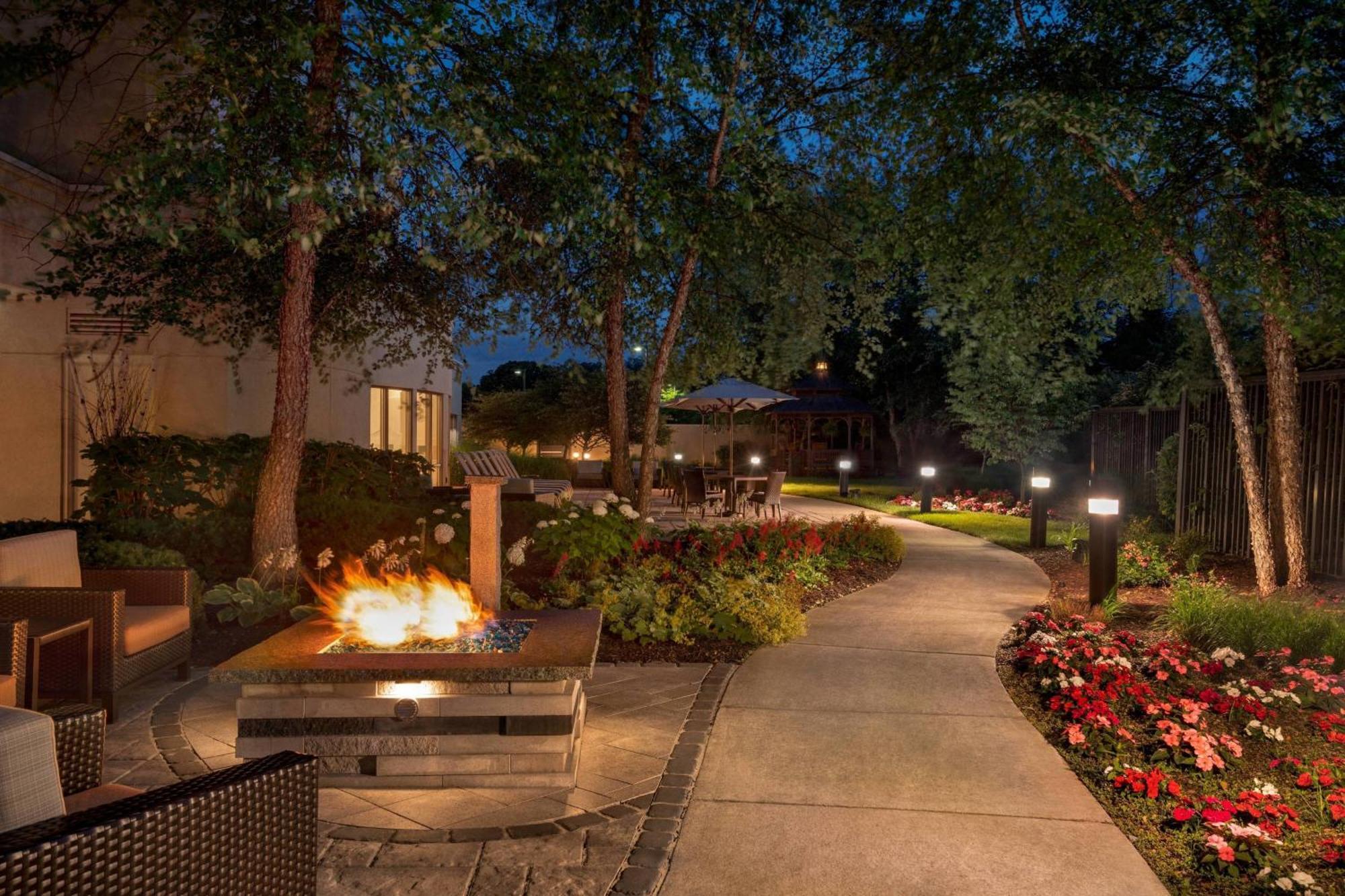Courtyard By Marriott Middletown Goshen Hotel Exterior foto