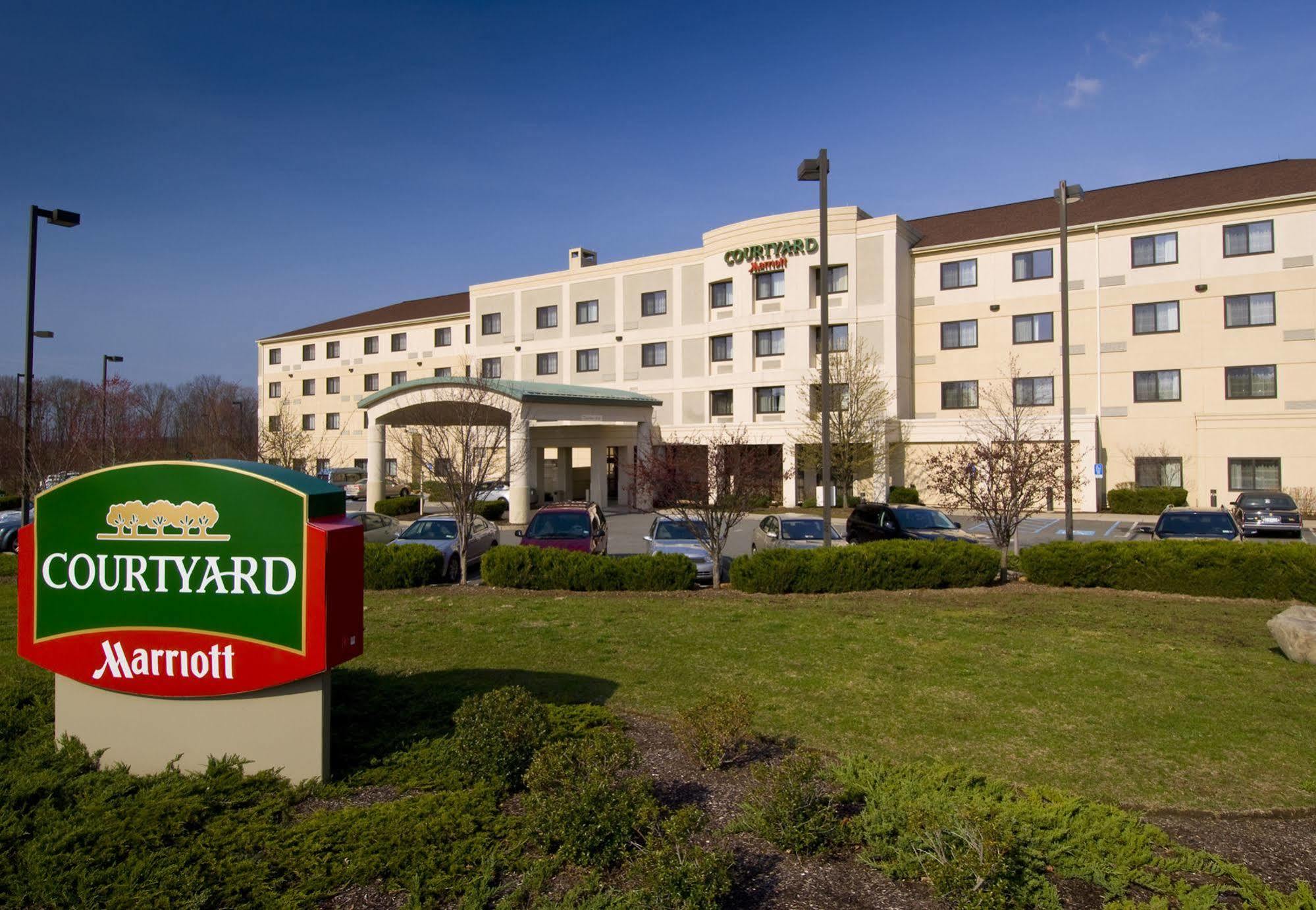 Courtyard By Marriott Middletown Goshen Hotel Exterior foto